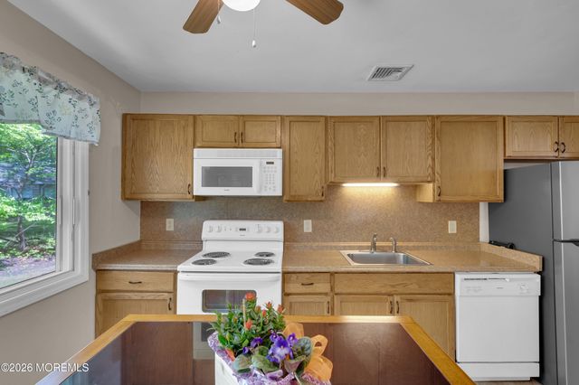 4 Indiana Way B, Whiting, NJ 08759