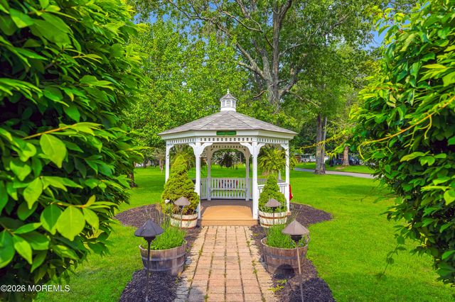 4 Indiana Way B, Whiting, NJ 08759