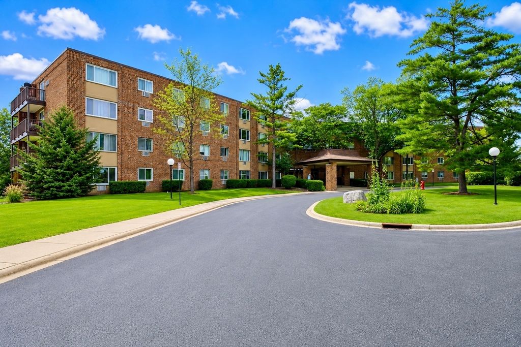1500 Robin Circle 418, Hoffman Estates, IL 60194