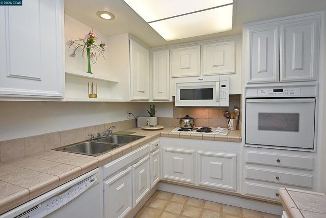 1160 Singingwood Ct 5, Walnut Creek, CA 94595