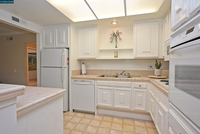 1160 Singingwood Ct 5, Walnut Creek, CA 94595