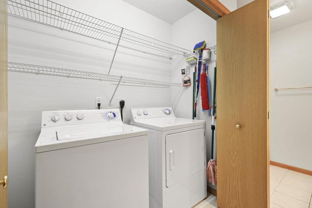 6836 Parkside Circle, Windsor, WI 53532