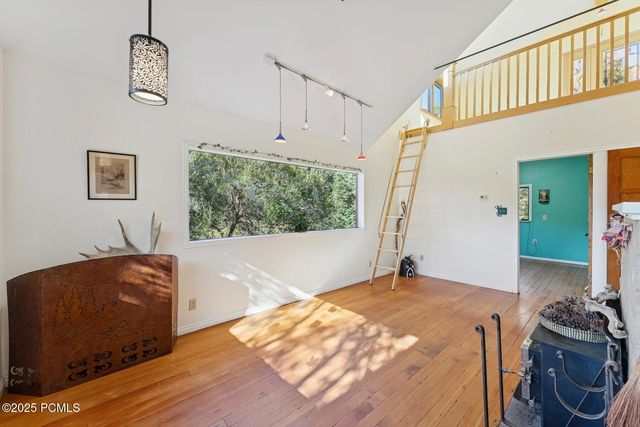 2148 N Pinecrest Canyon Road, Salt Lake City, UT 84108