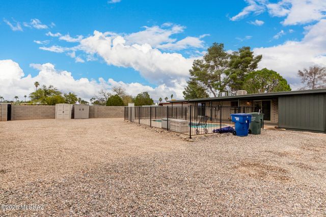 4030 S Knotty Pine Place, Tucson, AZ 85730