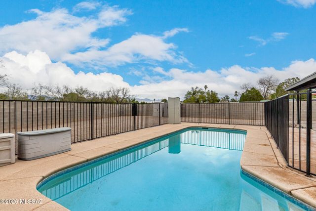 4030 S Knotty Pine Place, Tucson, AZ 85730