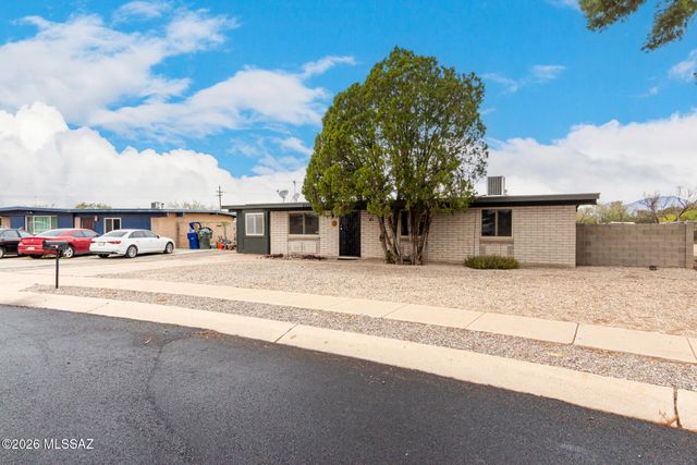 4030 S Knotty Pine Place, Tucson, AZ 85730