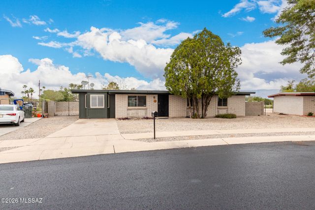 4030 S Knotty Pine Place, Tucson, AZ 85730