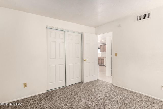 4030 S Knotty Pine Place, Tucson, AZ 85730