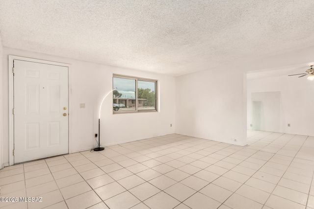 4030 S Knotty Pine Place, Tucson, AZ 85730