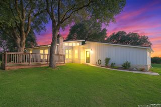 222 Valley Oak, Bandera, TX 78003