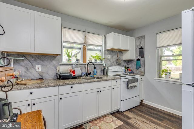 319 PINE ST, Williamstown, NJ 08094