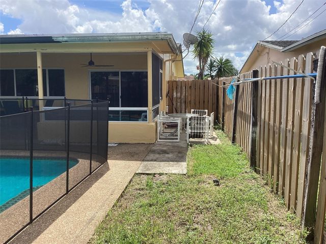 8571 NW 26th Street, Sunrise, FL 33322