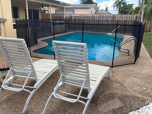 8571 NW 26th Street, Sunrise, FL 33322