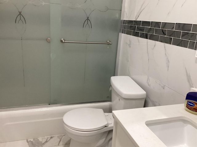 8571 NW 26th Street, Sunrise, FL 33322