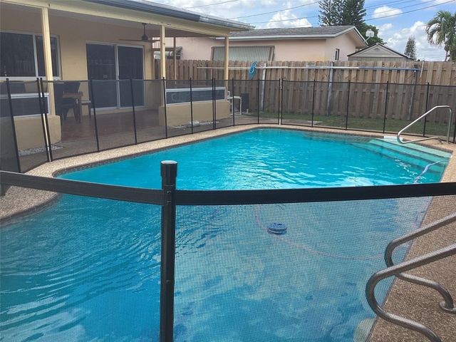 8571 NW 26th Street, Sunrise, FL 33322