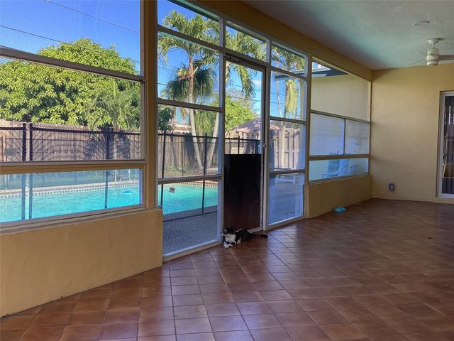 8571 NW 26th Street, Sunrise, FL 33322