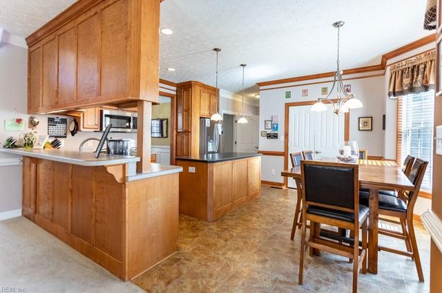 107 Sheldon CT, Yorktown, VA 23693
