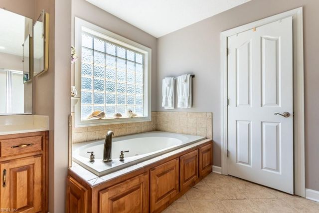 107 Sheldon CT, Yorktown, VA 23693