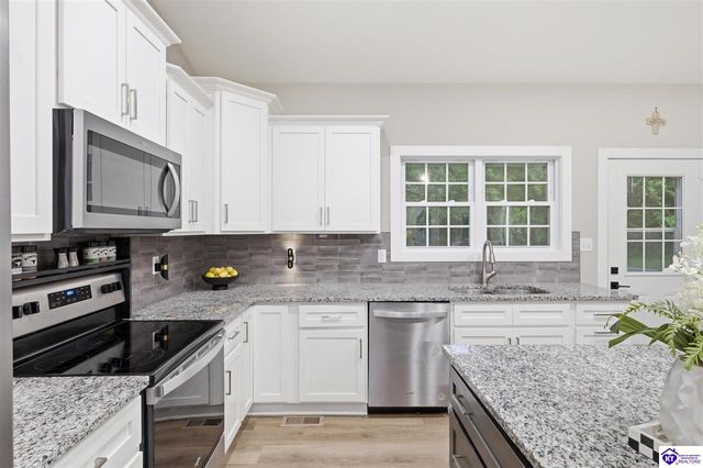 305 Summit Creek Drive, Elizabethtown, KY 42701