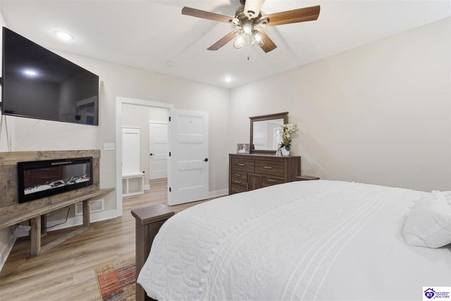 305 Summit Creek Drive, Elizabethtown, KY 42701
