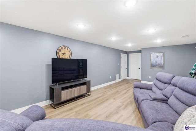 305 Summit Creek Drive, Elizabethtown, KY 42701