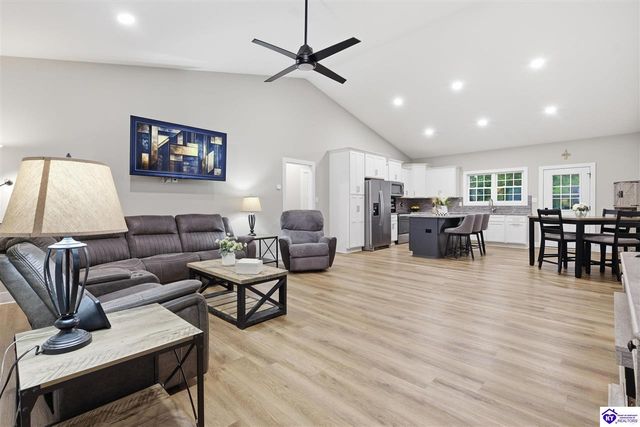 305 Summit Creek Drive, Elizabethtown, KY 42701