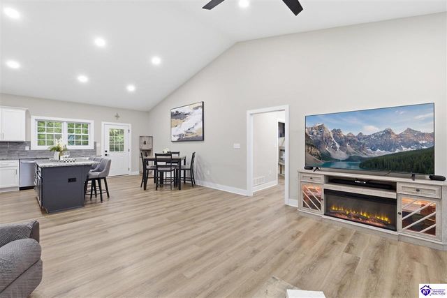 305 Summit Creek Drive, Elizabethtown, KY 42701
