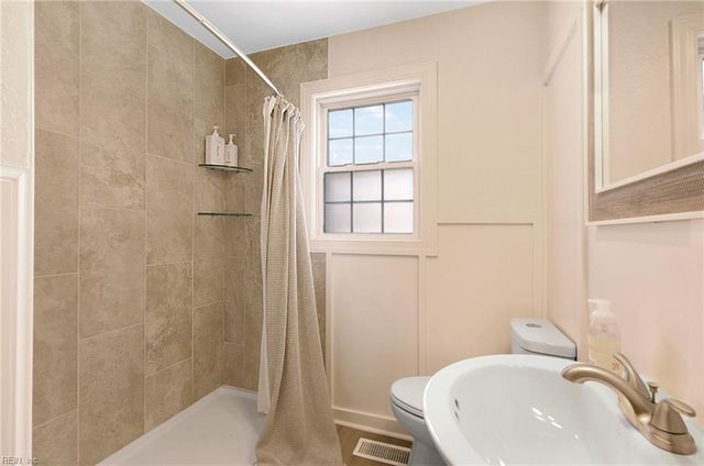 55 Brogden LN, Hampton, VA 23666