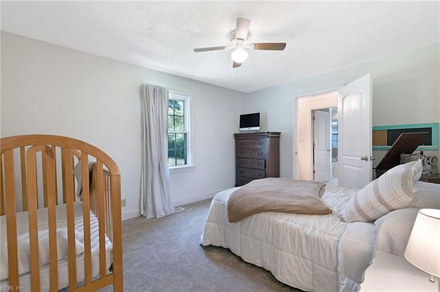 55 Brogden LN, Hampton, VA 23666