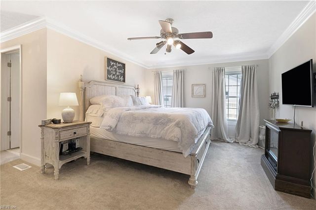 55 Brogden LN, Hampton, VA 23666