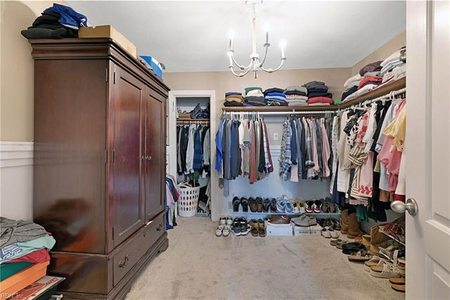 55 Brogden LN, Hampton, VA 23666