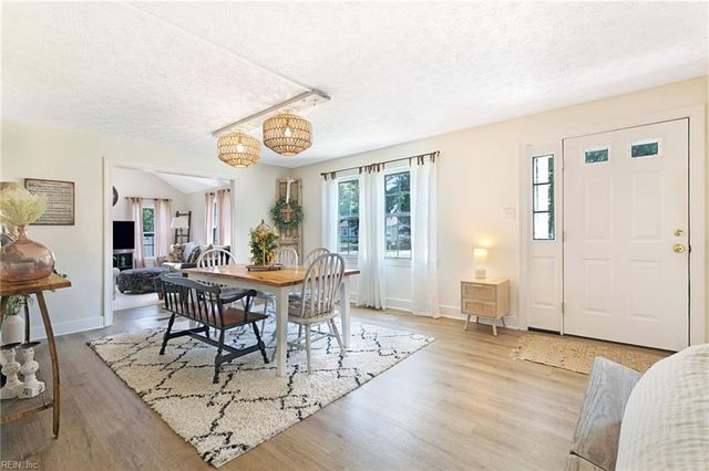 55 Brogden LN, Hampton, VA 23666
