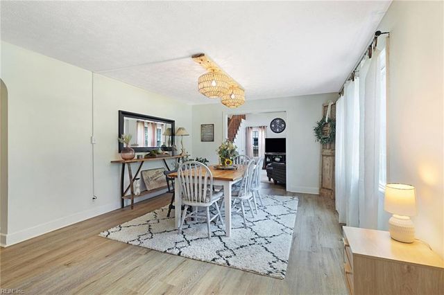 55 Brogden LN, Hampton, VA 23666