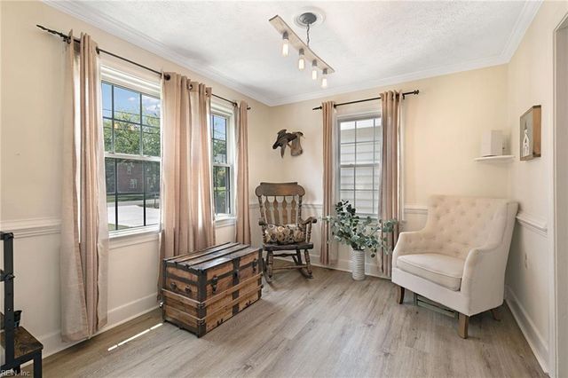 55 Brogden LN, Hampton, VA 23666