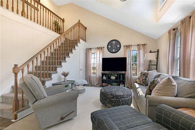 55 Brogden LN, Hampton, VA 23666