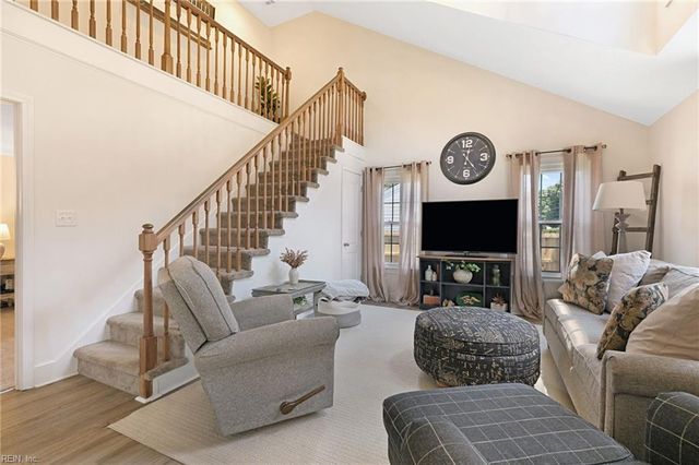55 Brogden LN, Hampton, VA 23666
