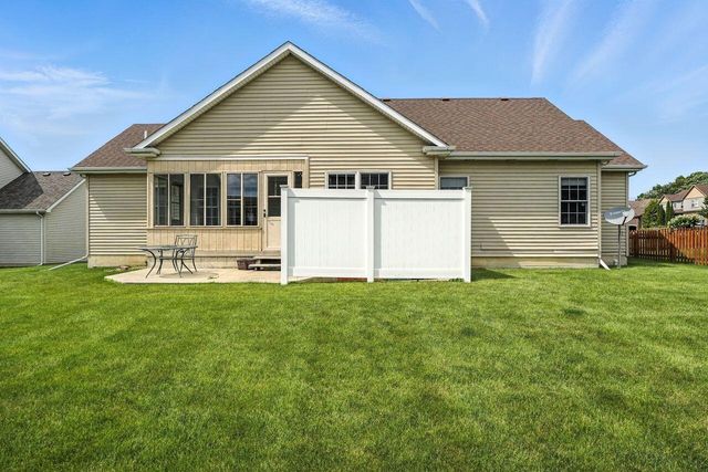 183 W 126th Avenue, Crown Point, IN 46307