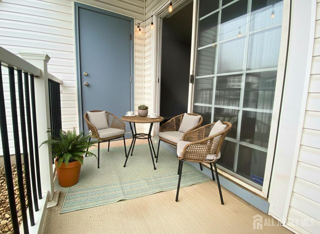 215 Waterford Drive, Middlesex, NJ 08817