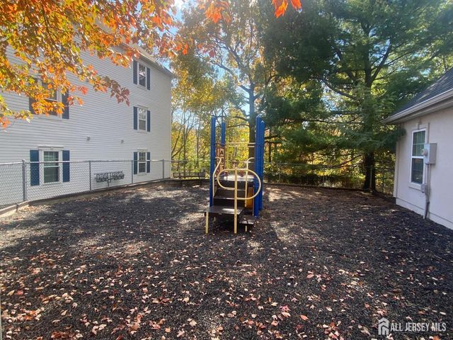 215 Waterford Drive, Middlesex, NJ 08817