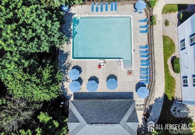 215 Waterford Drive, Middlesex, NJ 08817