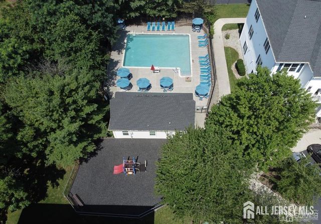 215 Waterford Drive, Middlesex, NJ 08817