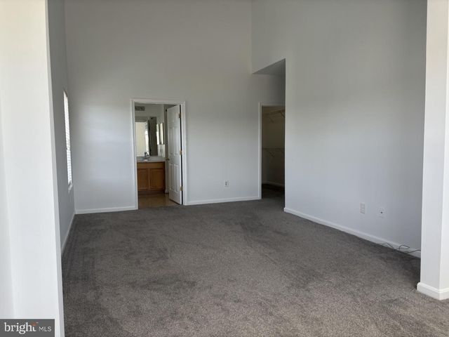 594 HOPKINS LANDING DR, Essex, MD 21221