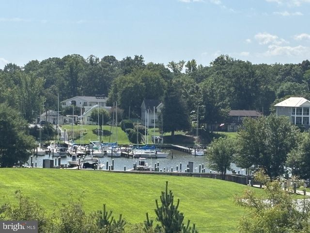 594 HOPKINS LANDING DR, Essex, MD 21221