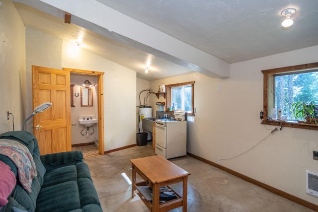 5339 Hardscrabble Road, Drain, OR 97435