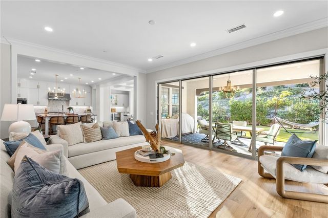 49 Cadencia, Rancho Mission Viejo, CA 92694