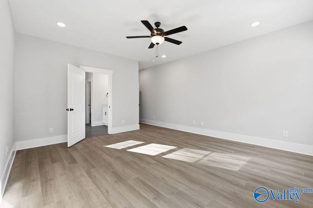 823 Ronnie Drive, Hartselle, AL 35640