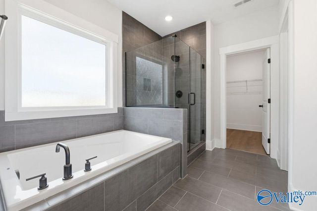 823 Ronnie Drive, Hartselle, AL 35640