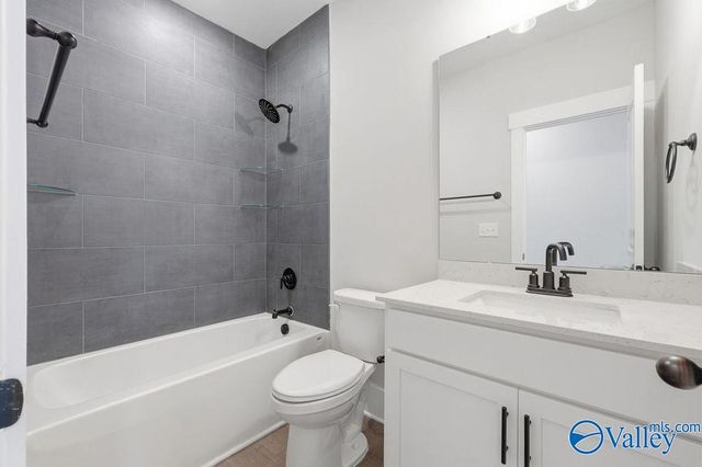 823 Ronnie Drive, Hartselle, AL 35640