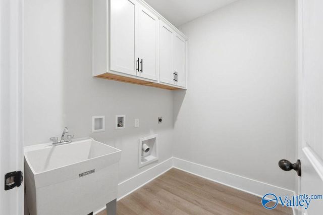 823 Ronnie Drive, Hartselle, AL 35640