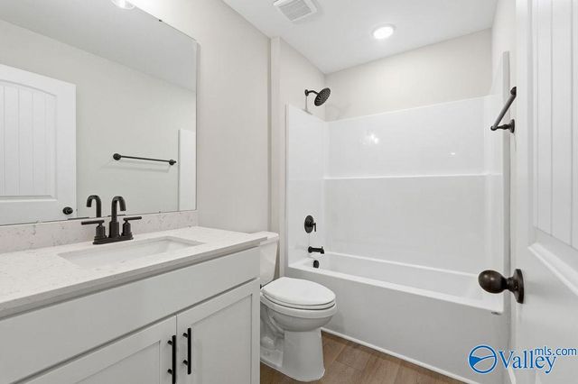 823 Ronnie Drive, Hartselle, AL 35640